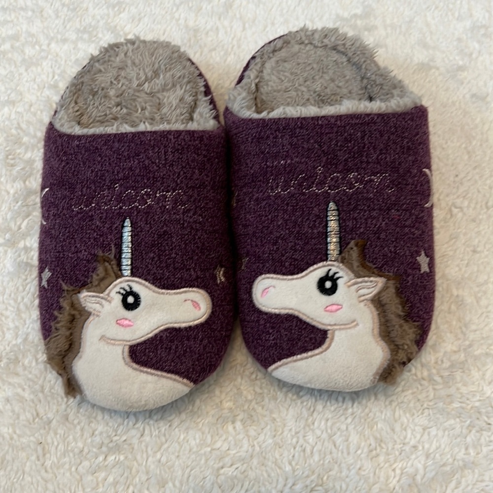 Girls size 3.5 Y Purple Unicorn Slippers